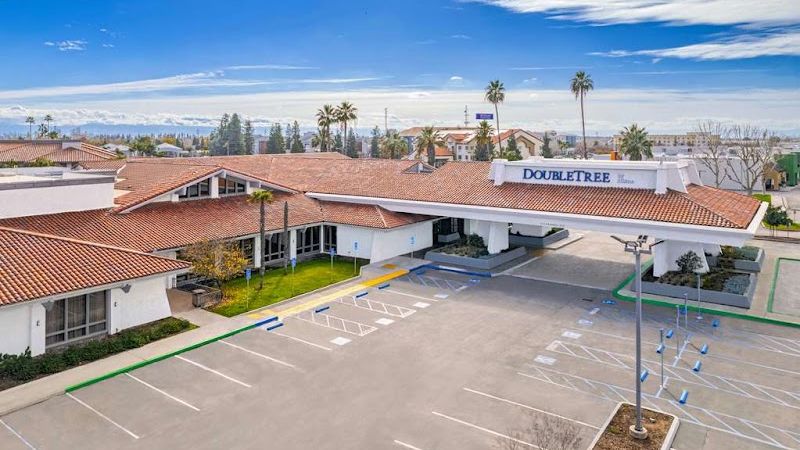 Photo of DoubleTree by Hilton Hotel Bakersfield