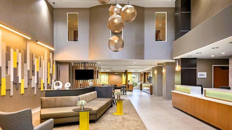 SpringHill Suites Turlock - Reception, Lobby