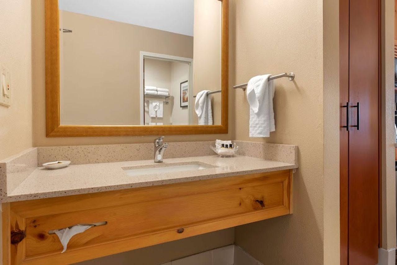 Photo of Best Western Plus Olympic Inn