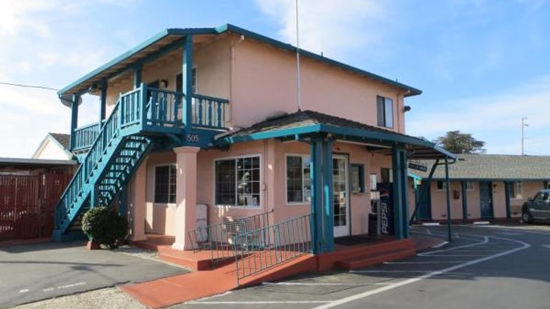 Photo of Riverside Inn & Suites