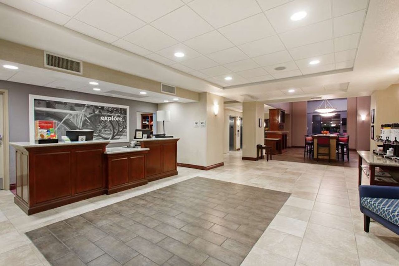 Photo of Hampton Inn & Suites Oakland Airport-Alameda