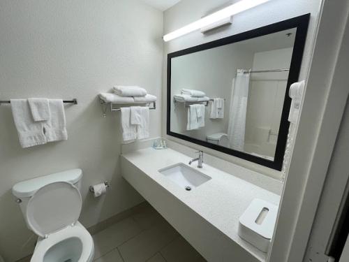 Photo of Quality Inn & Suites Fresno Northwest