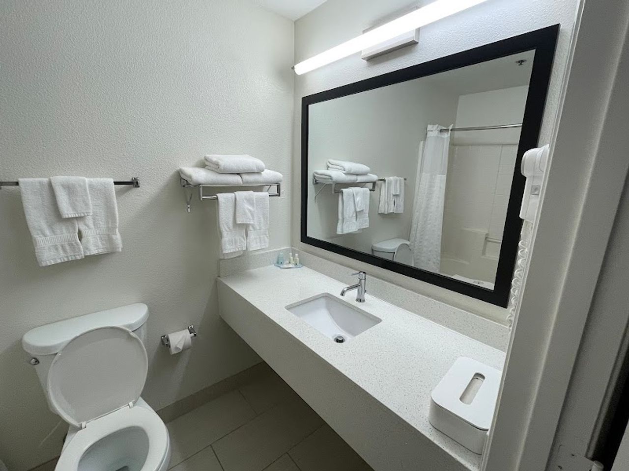 Photo of Quality Inn & Suites Fresno Northwest