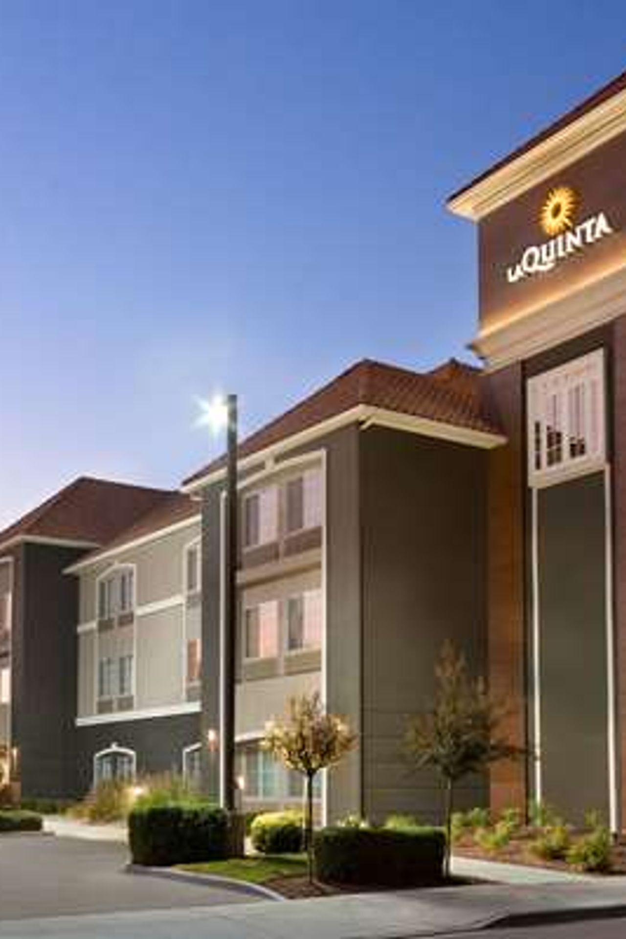 Photo of La Quinta Inn & Suites by Wyndham Fresno Northwest