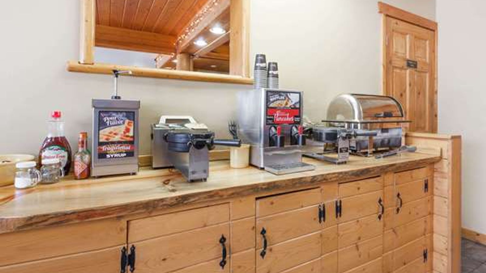 Photo of Days Inn by Wyndham Sandpoint