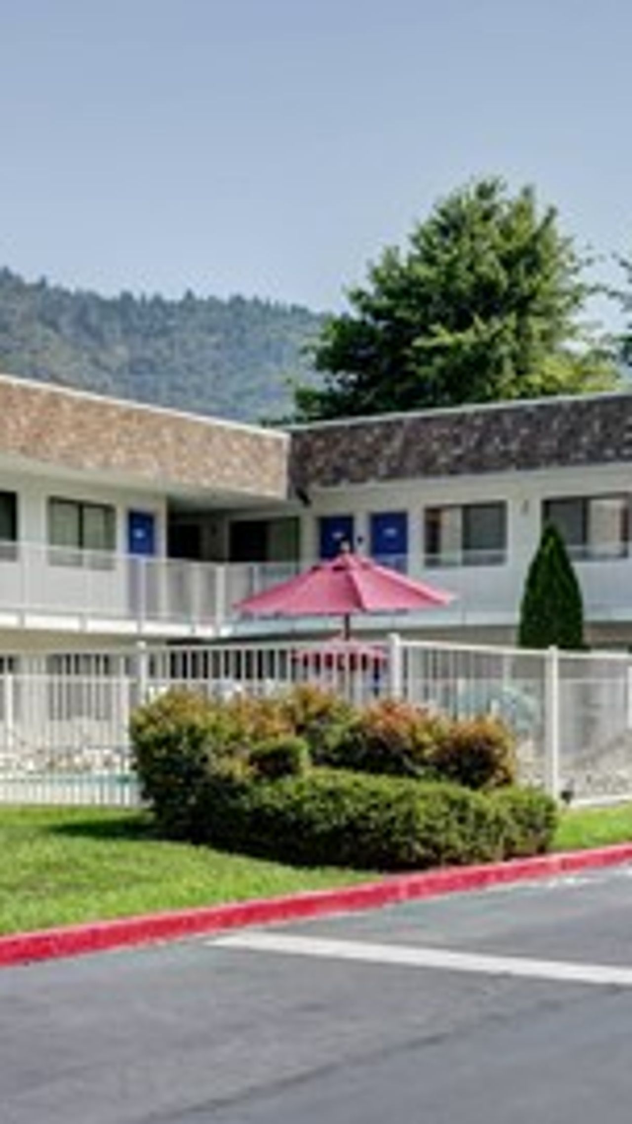 Photo of Motel 6 Grants Pass, OR