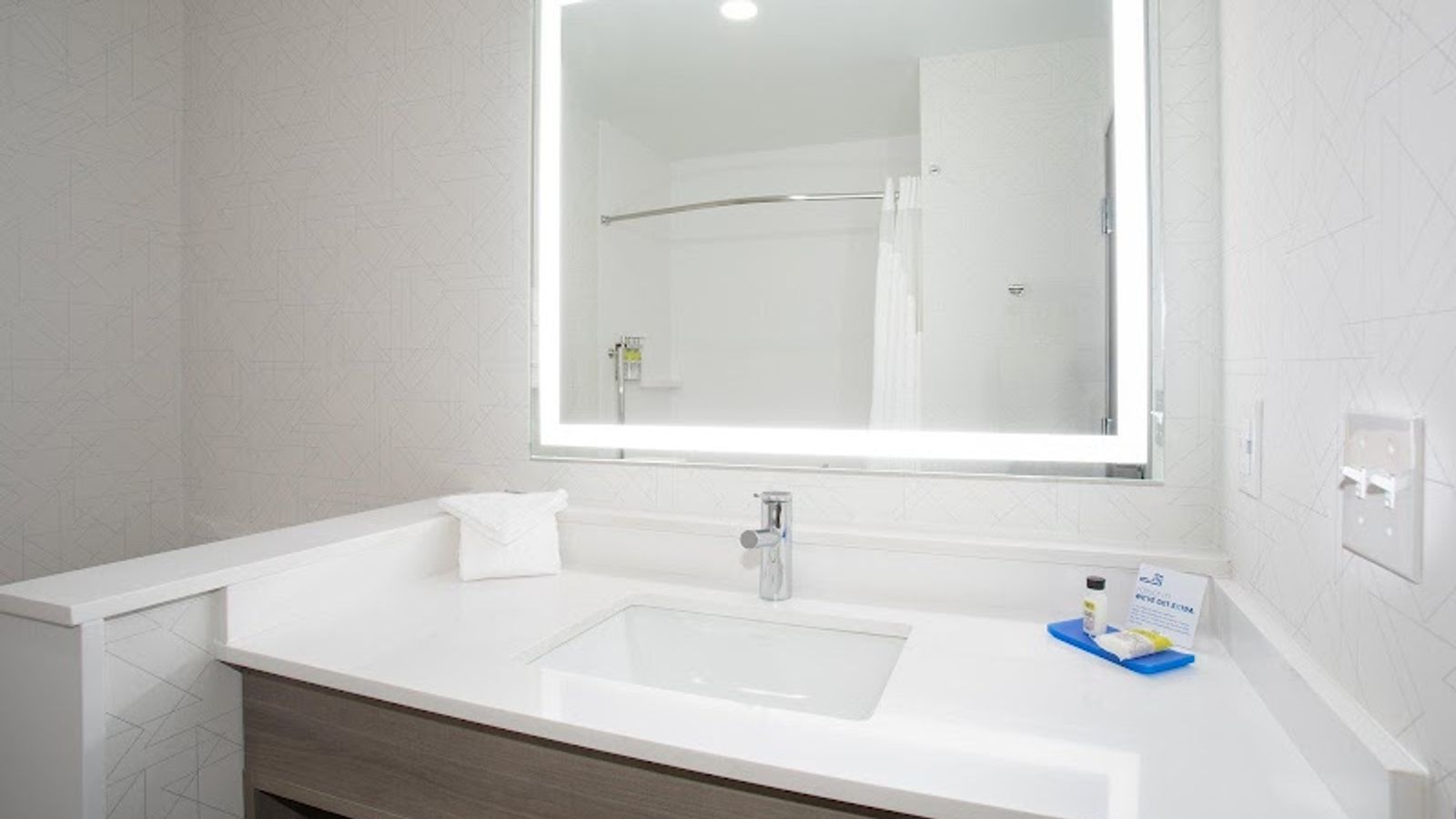 Photo of Holiday Inn Express & Suites Idaho Falls, an IHG Hotel