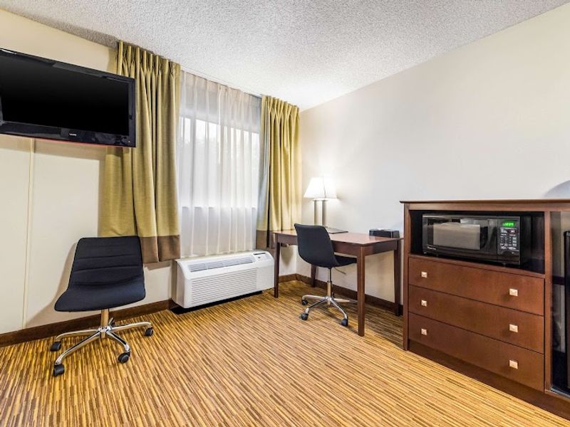 Photo of Quality Inn & Suites Lacey Olympia