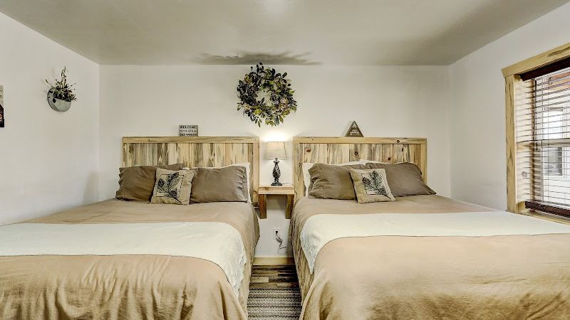 Photo of Cascade Lake Inn