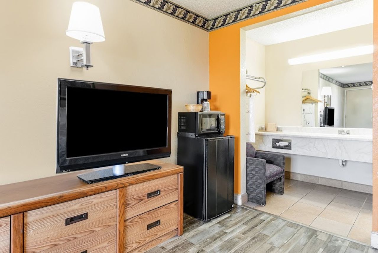 Photo of Knights Inn Madera