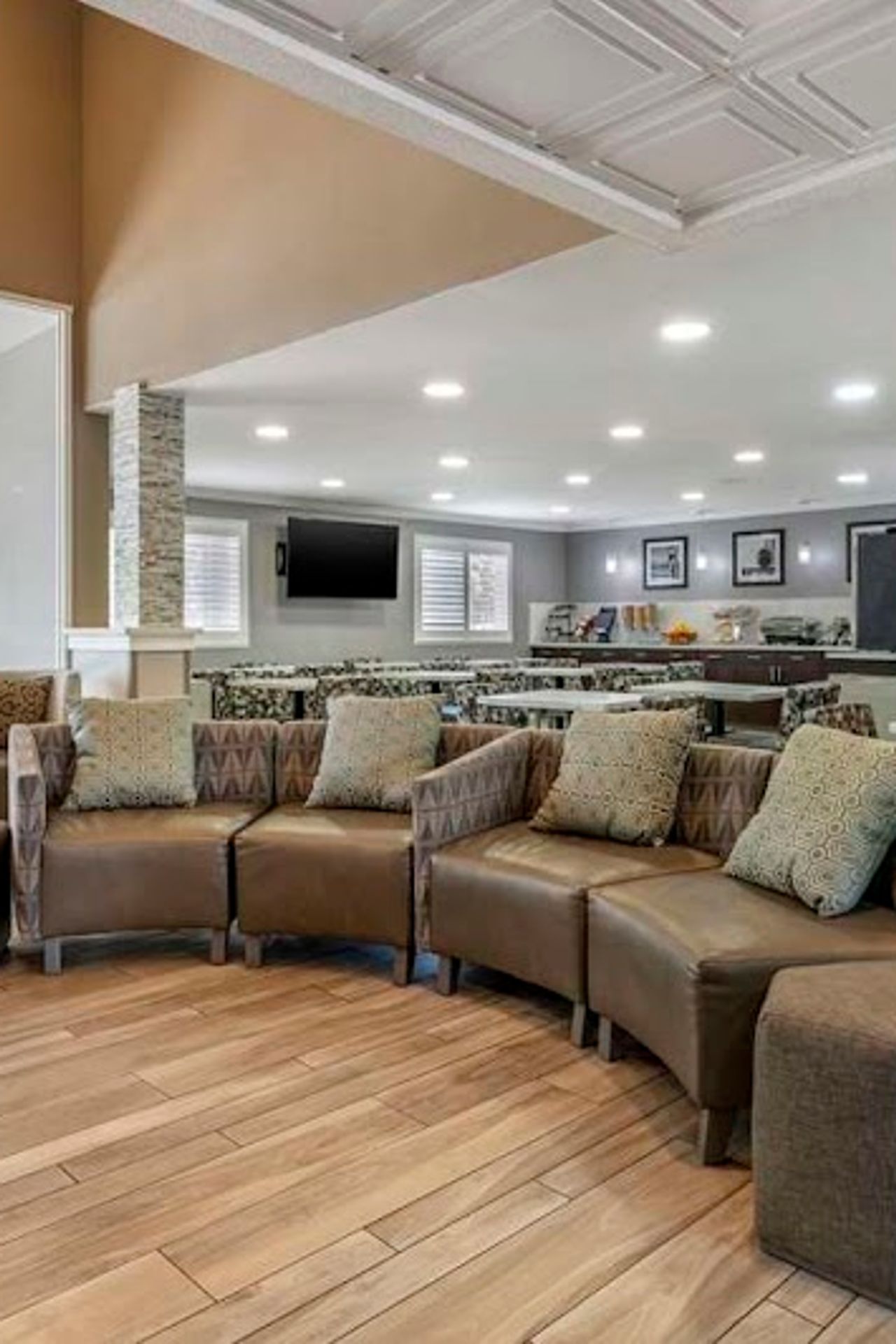 Photo of Best Western Plus Vineyard Inn