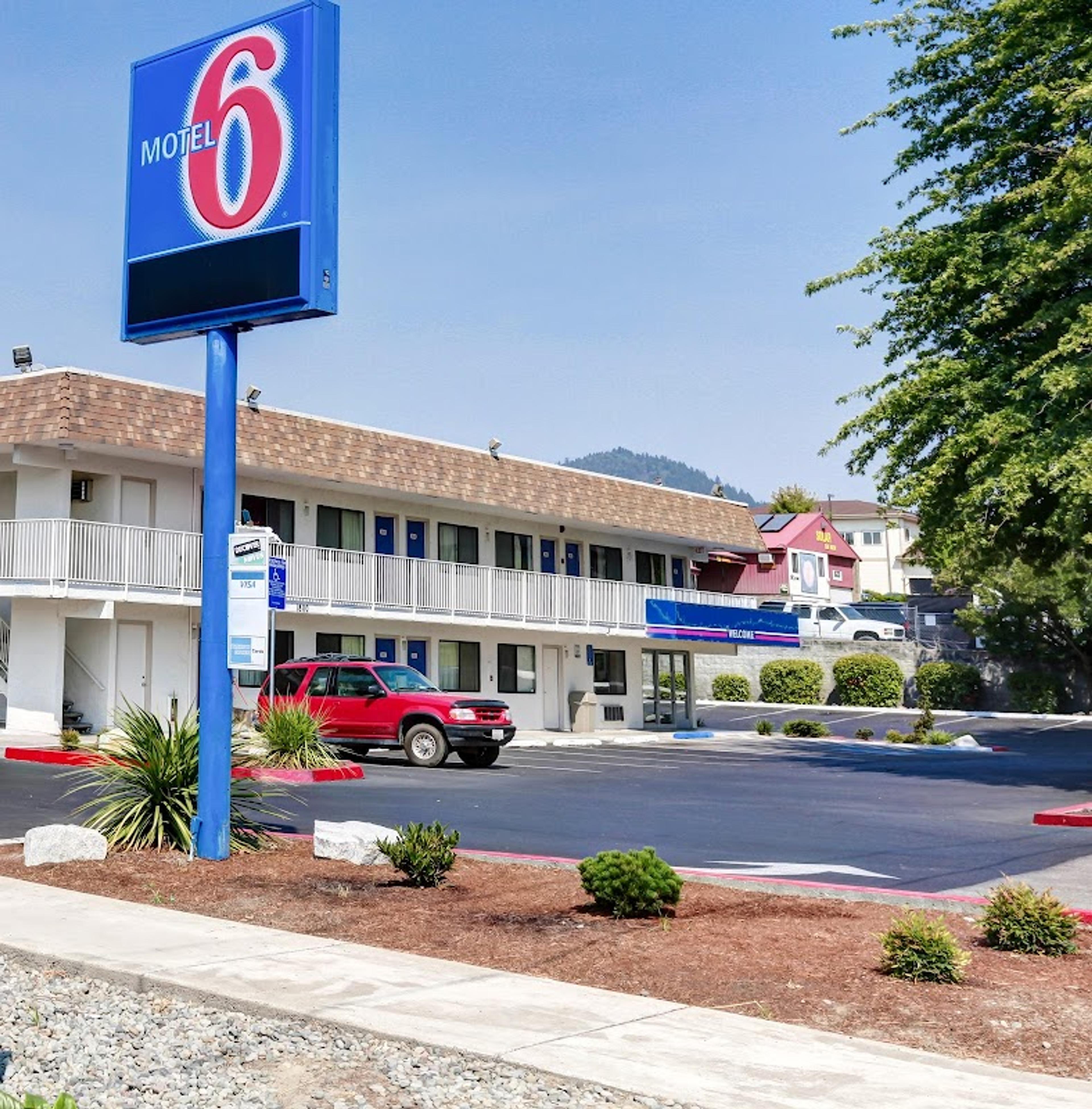 Motel 6 Grants Pass, OR