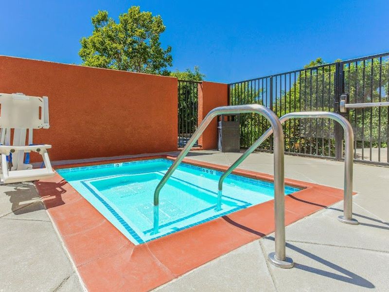 Photo of Holiday Inn Express & Suites Elk Grove West I-5 by IHG