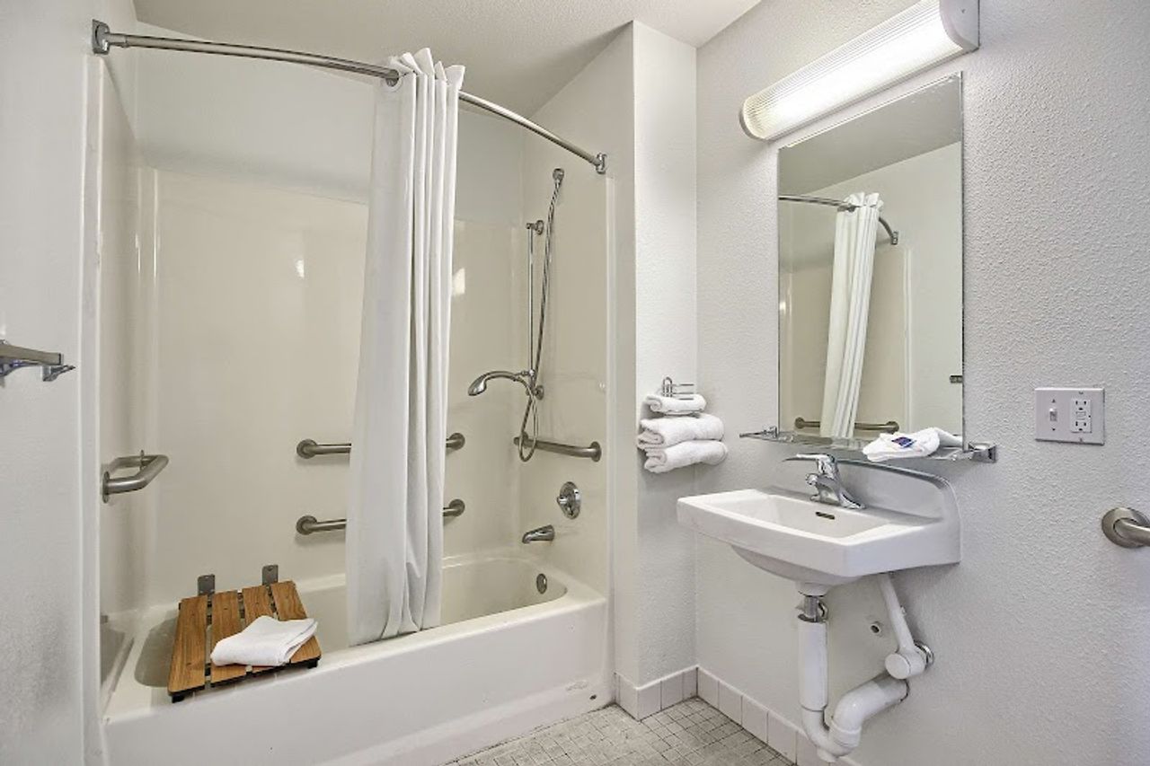 Photo of Motel 6 Tulare, CA