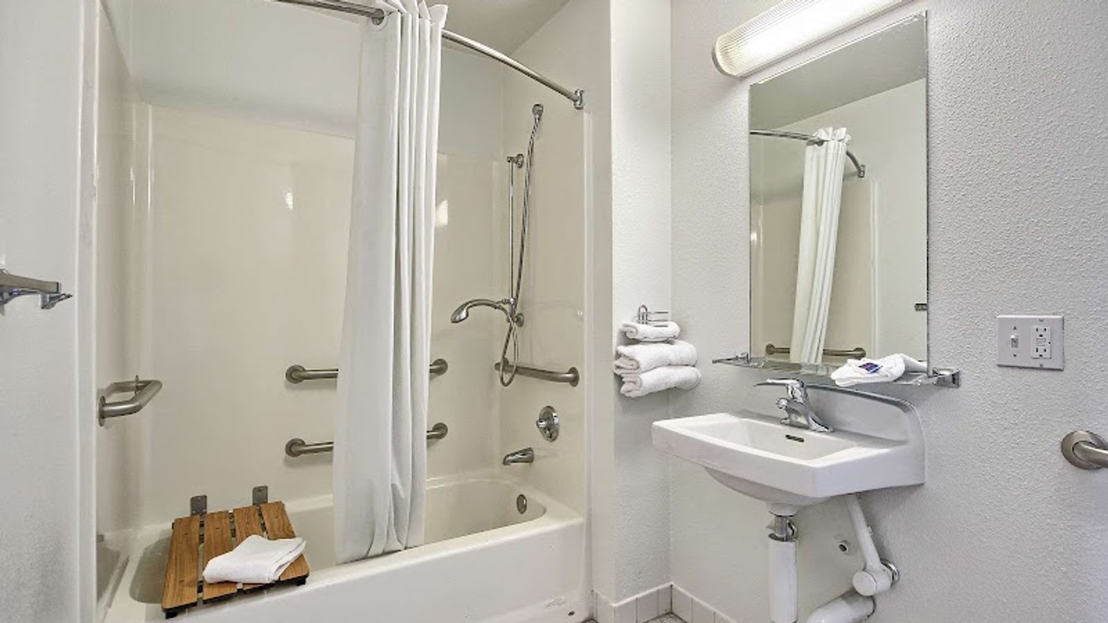 Photo of Motel 6 Tulare, CA