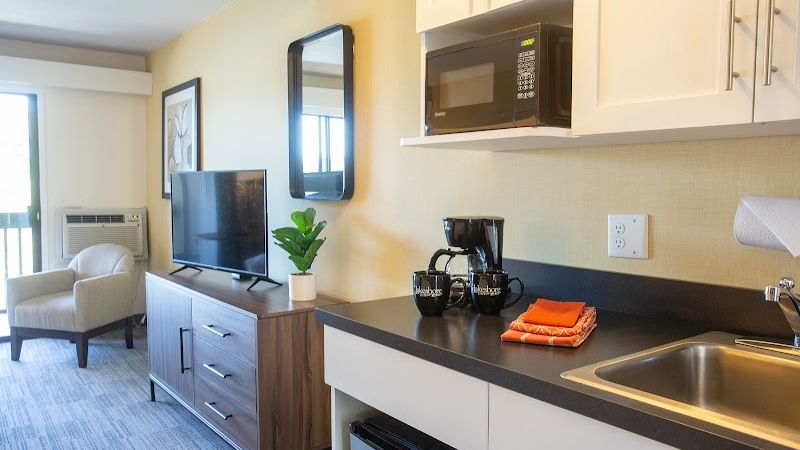 Photo of The Lakeshore Inn