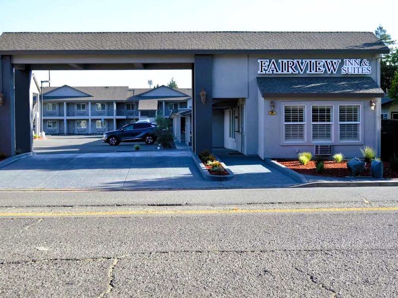 Fairview Inn & Suites