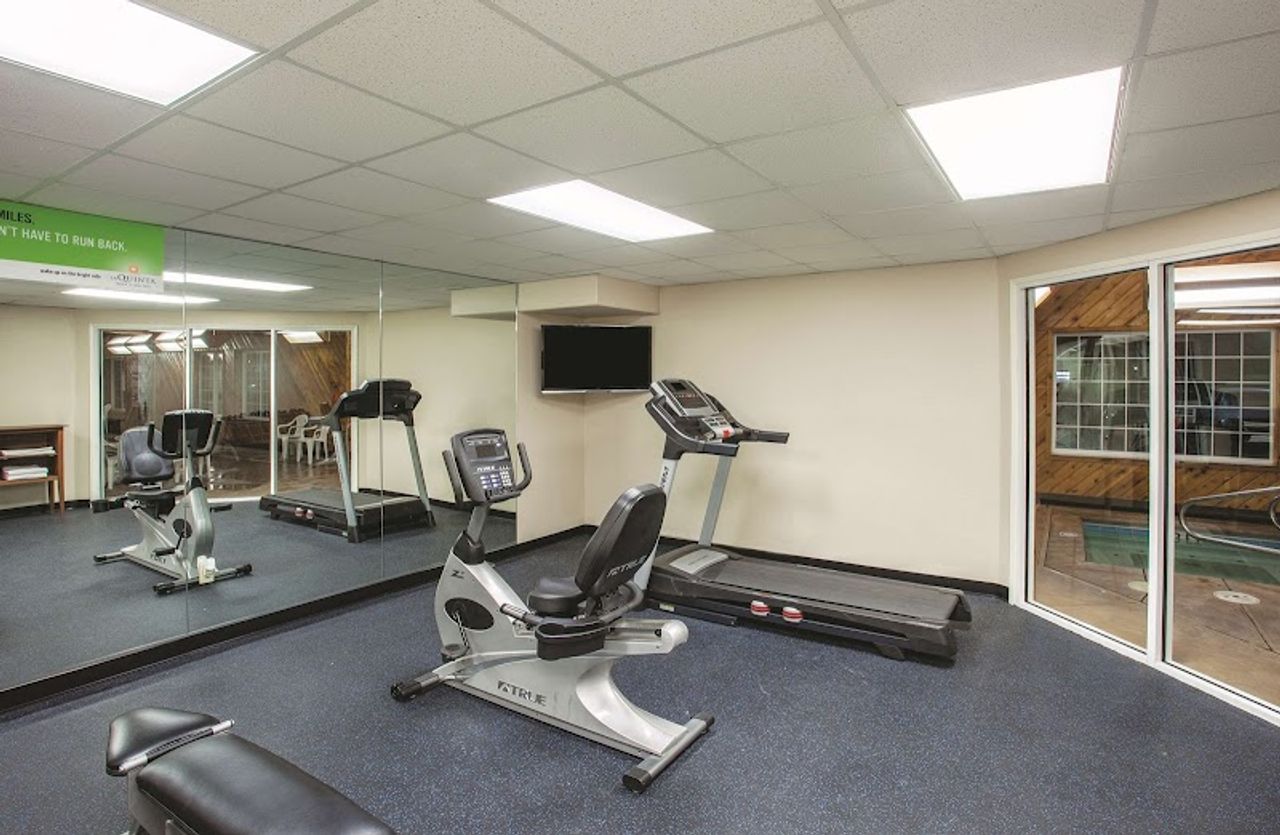 Photo of La Quinta Inn & Suites by Wyndham Bakersfield North