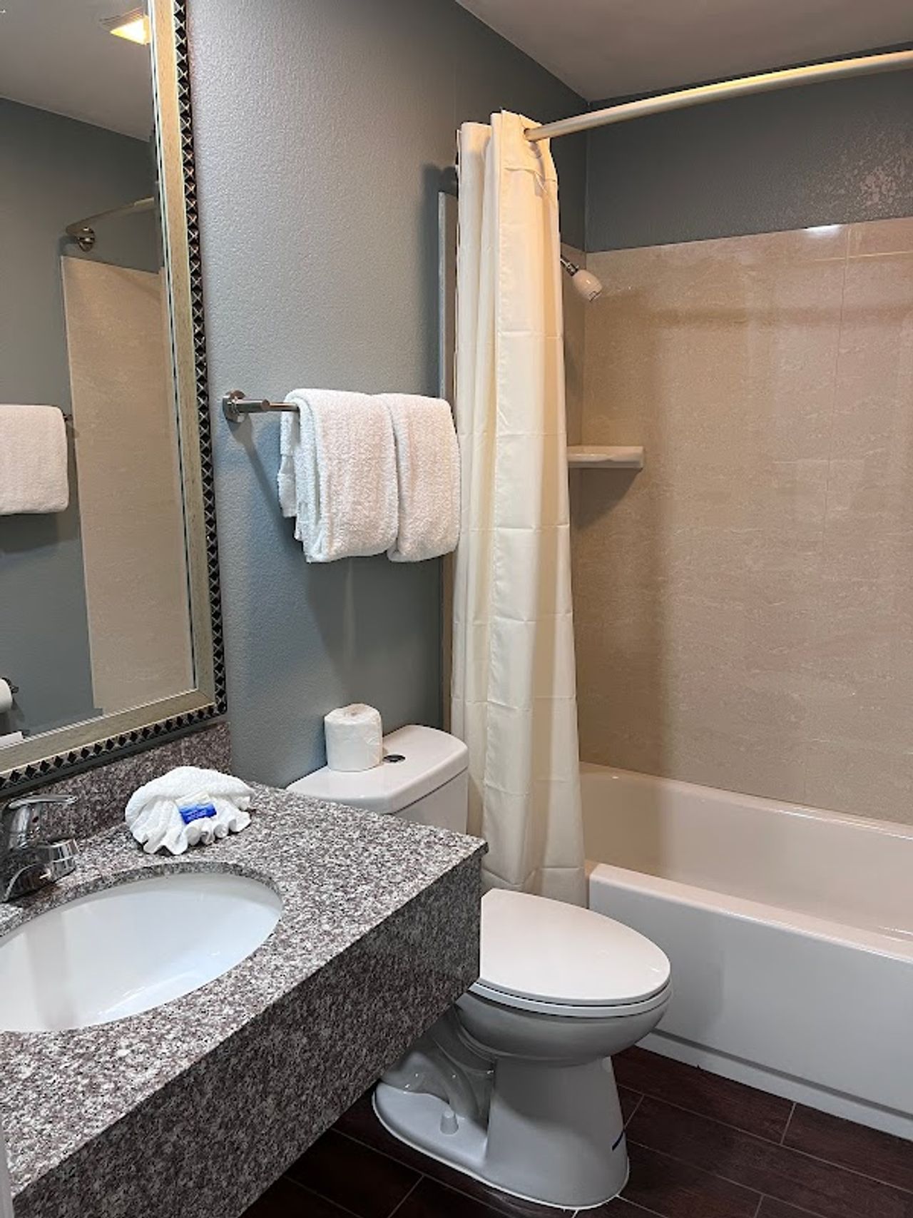 Photo of Surf City Inn & Suites