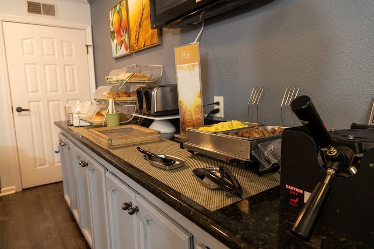 Photo of Quality Inn & Suites Tulare