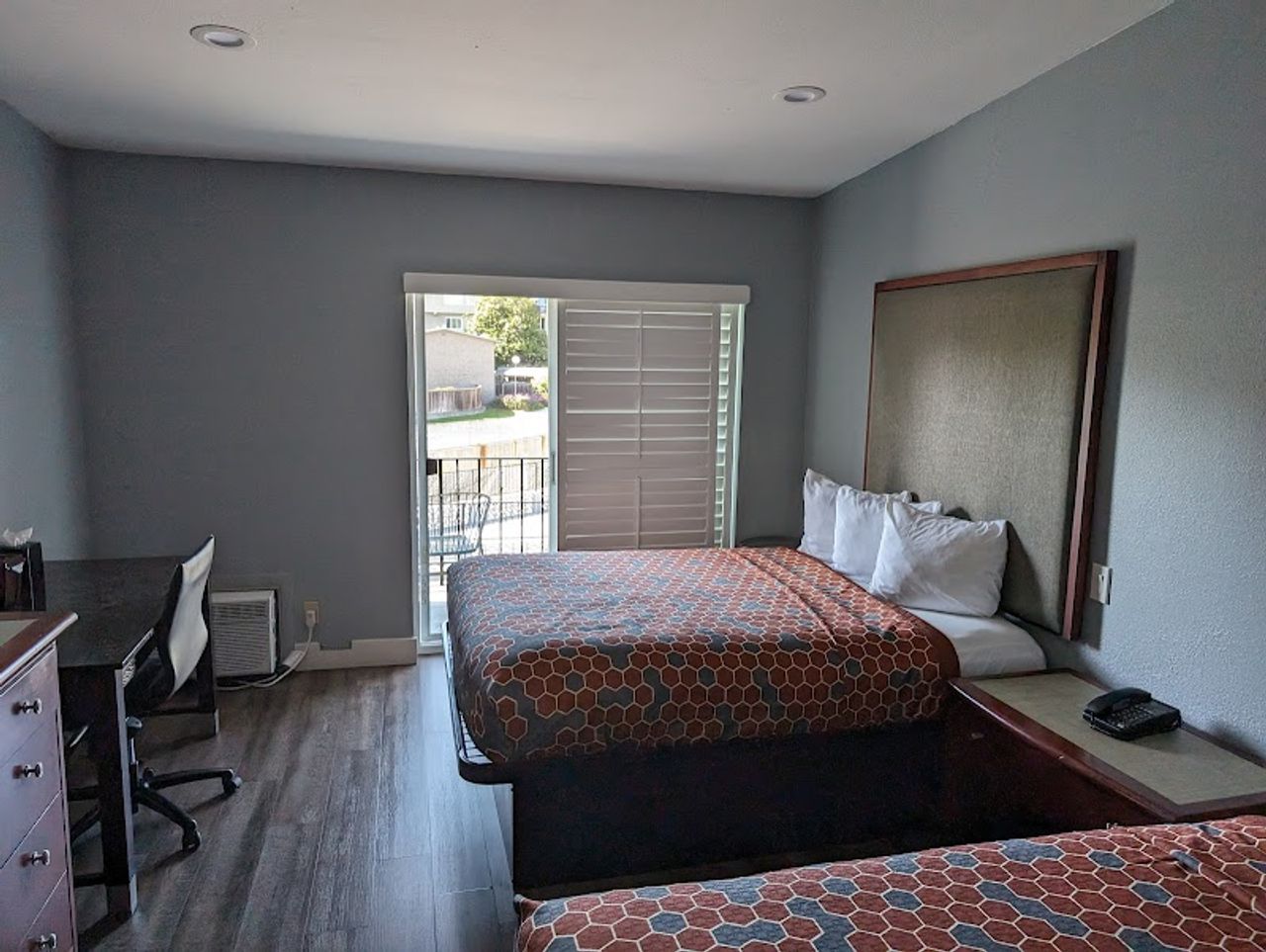 Photo of Seaside Inn & Suites