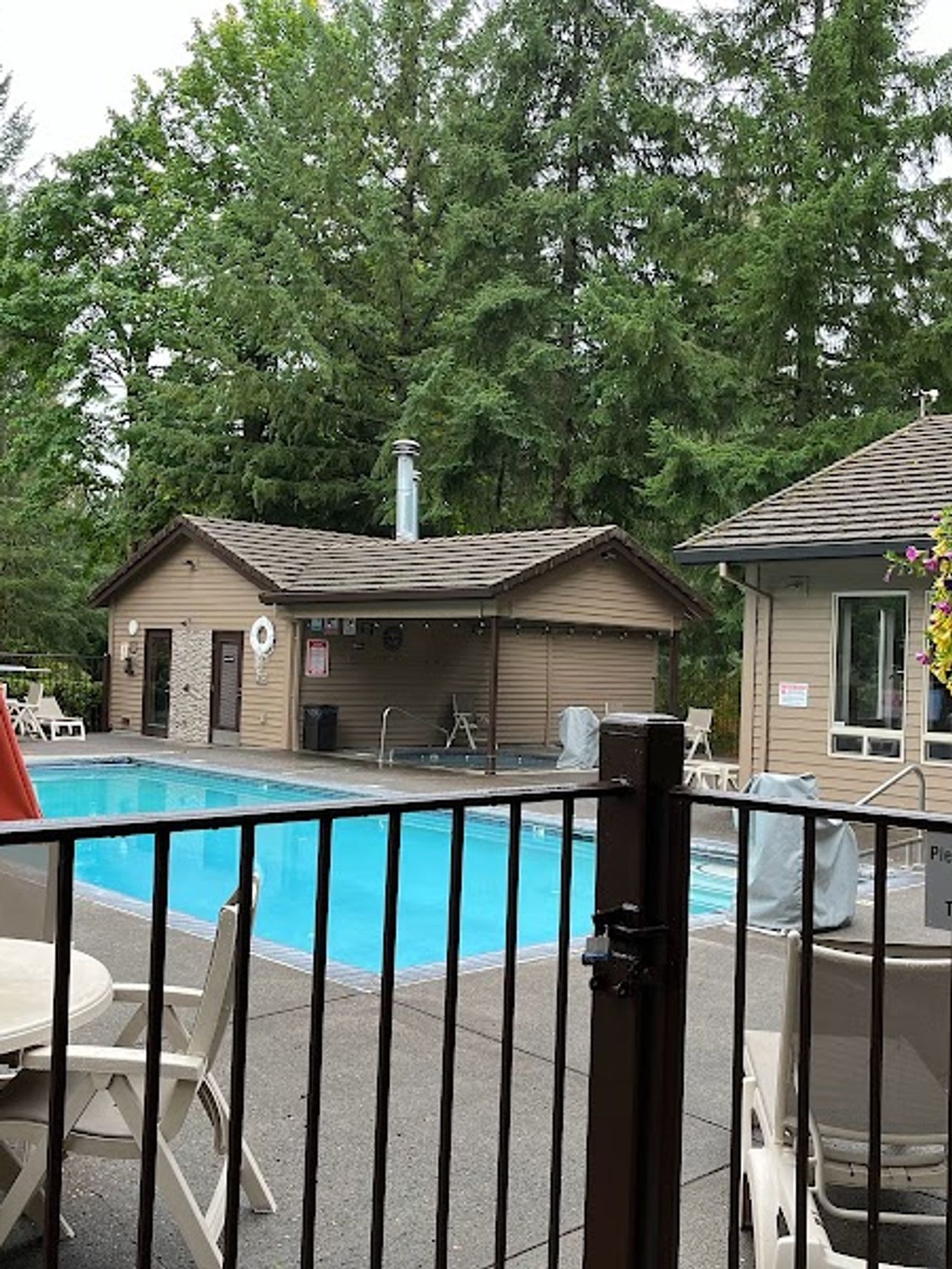 Photo of Whispering Woods Resort