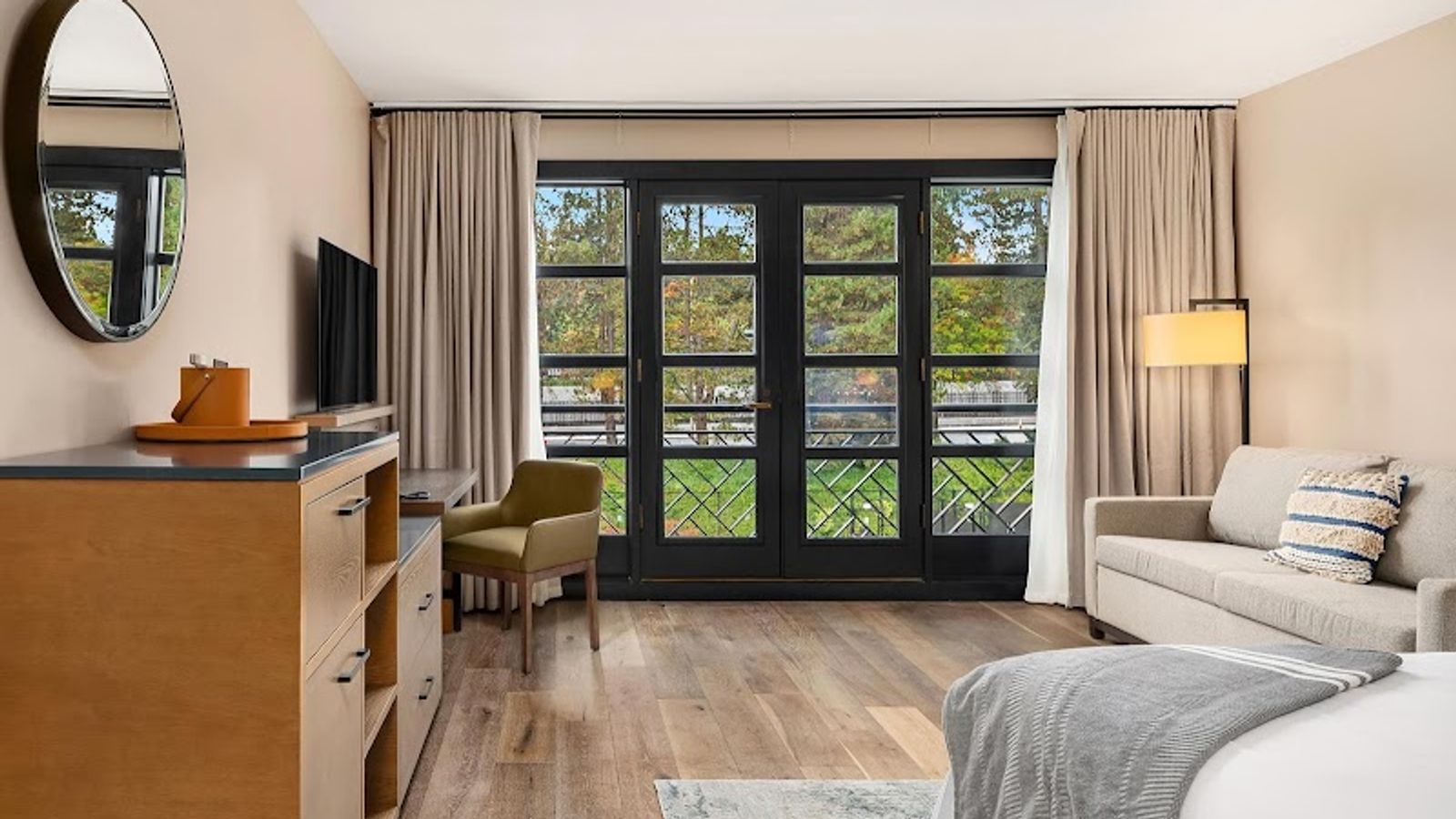 Photo of Bellevue Club Hotel