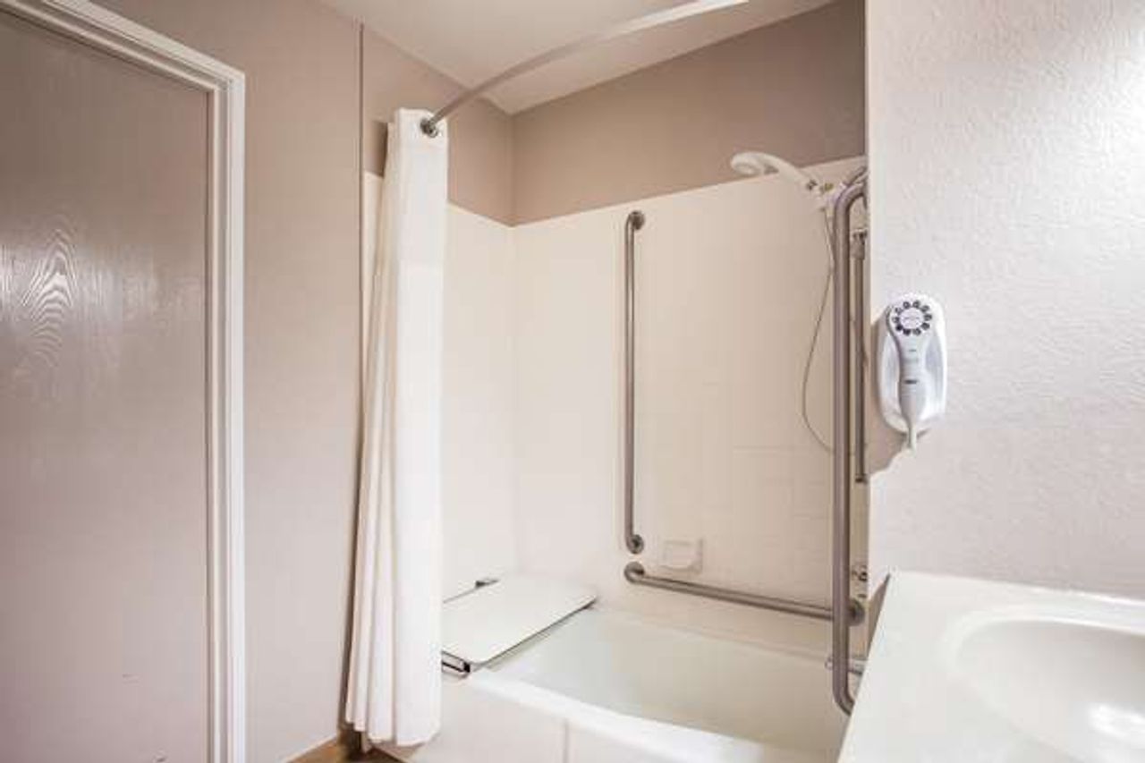 Photo of Super 8 by Wyndham Vacaville