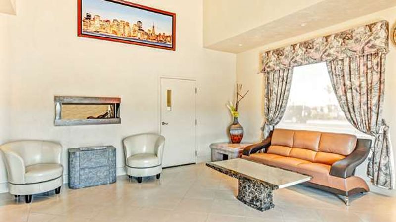 Photo of Hotel Aluxor SFO