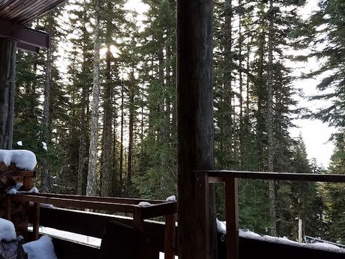 Photo of Mazama Lodge