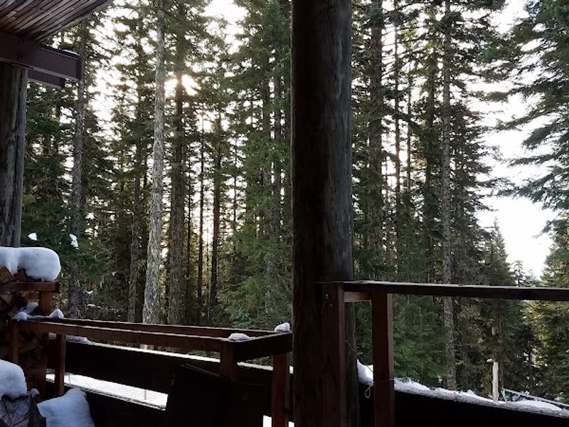 Photo of Mazama Lodge