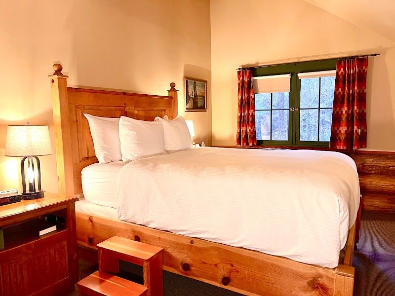 Photo of Weasku Inn - Historic Lodge Room with Queen Bed
