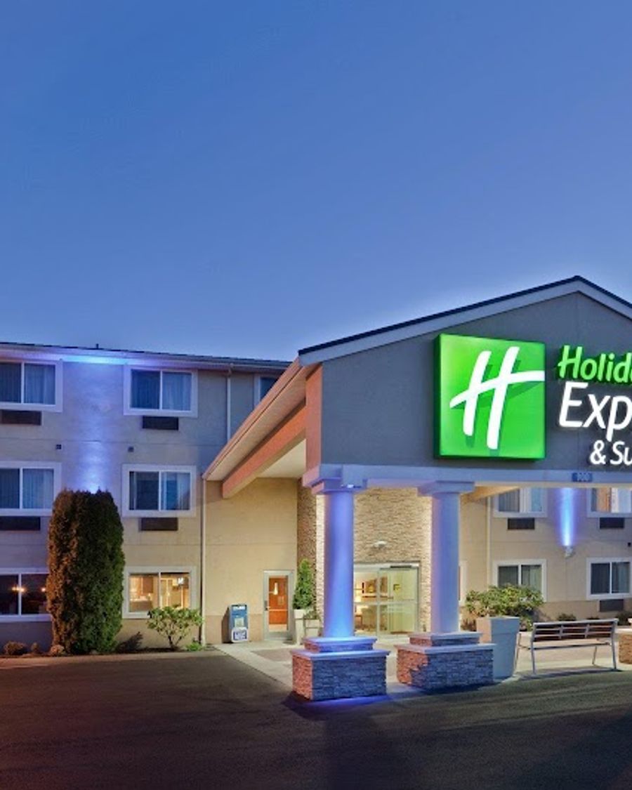 Holiday Inn Express & Suites Burlington, an IHG Hotel
