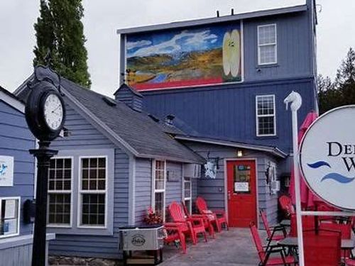 Photo of Deep Water Inn