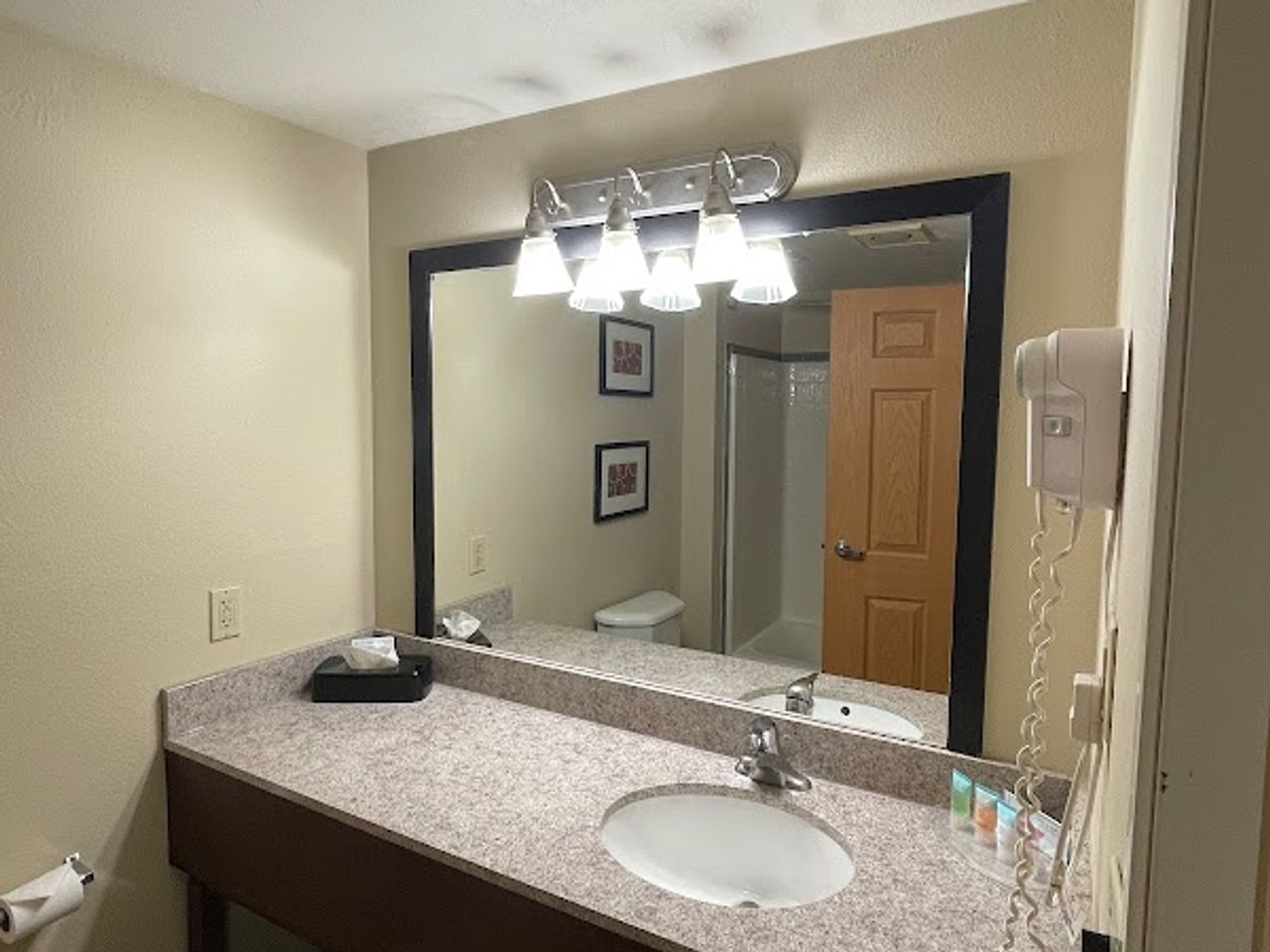 Photo of Comfort Suites Airport