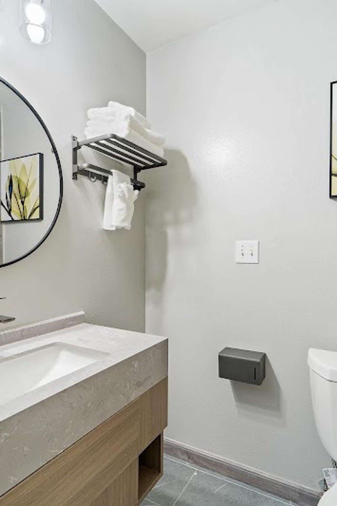Photo of Interurban Suites Hotel - Best Extended Stay Hotel in Tukwila