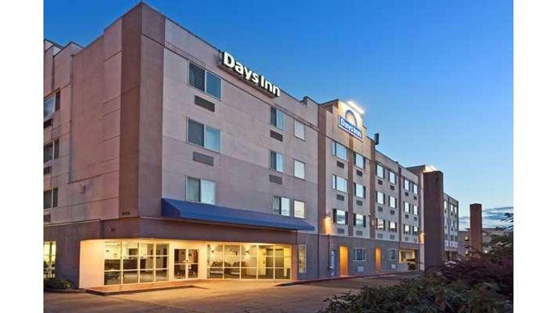 Days Inn by Wyndham Seatac Airport