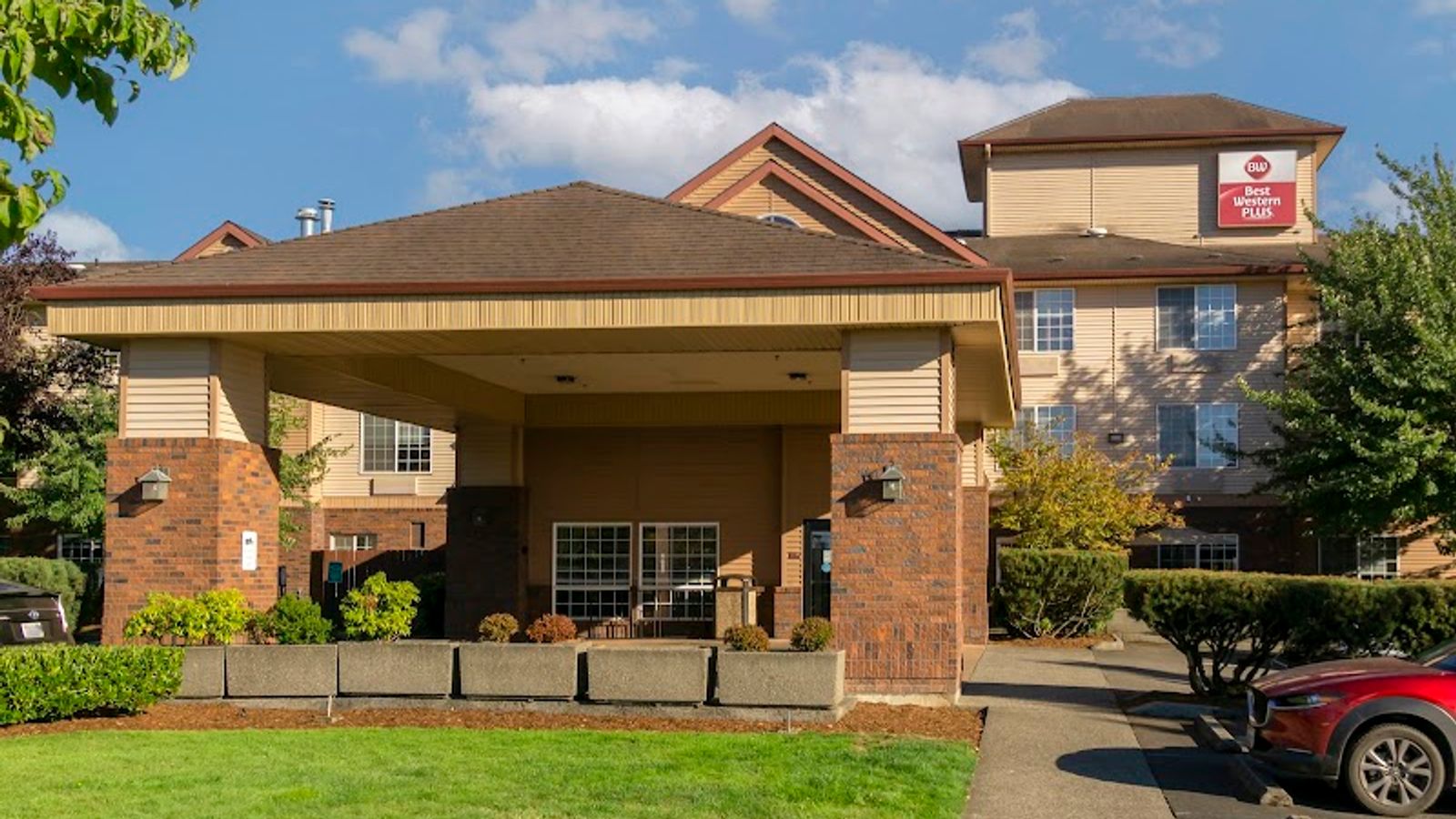 Best Western Plus Park Place Inn & Suites