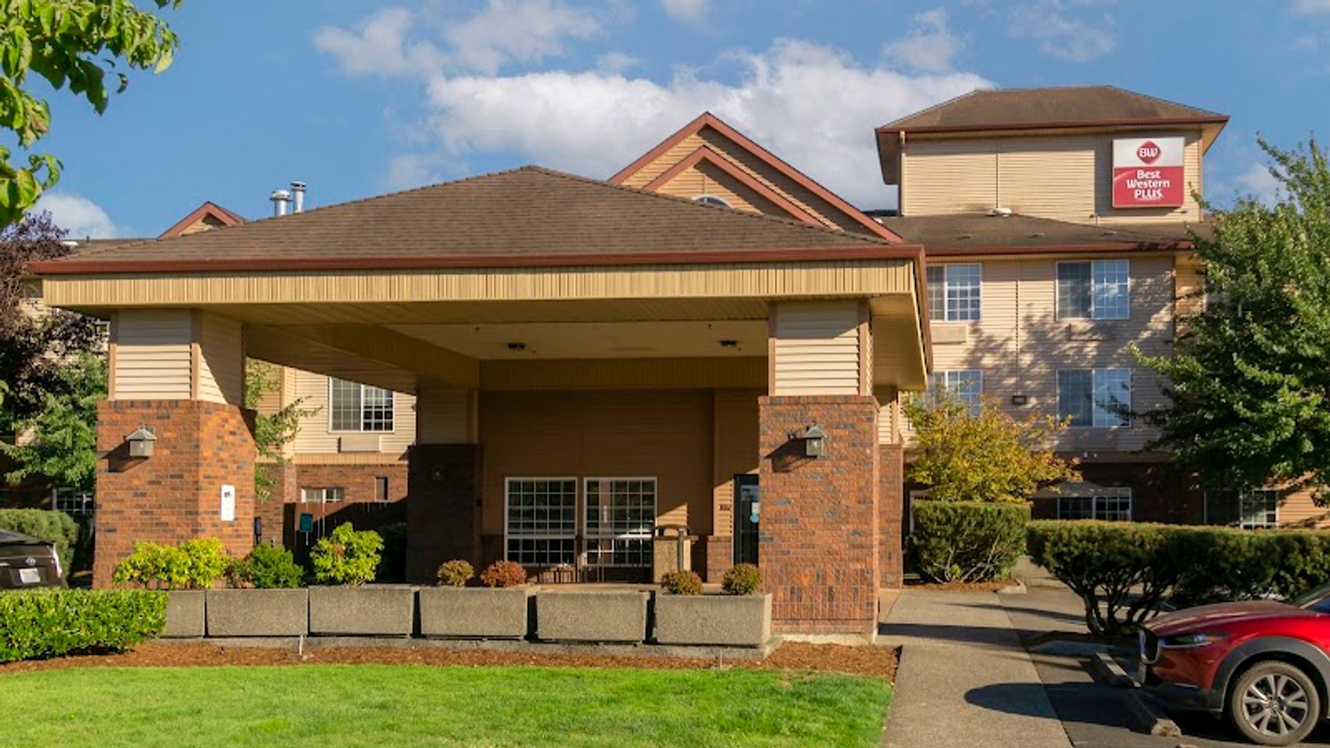 Best Western Plus Park Place Inn & Suites