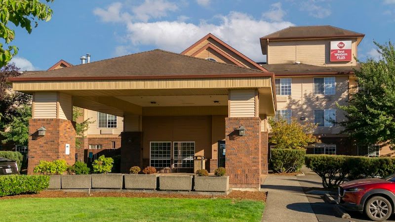 Best Western Plus Park Place Inn & Suites