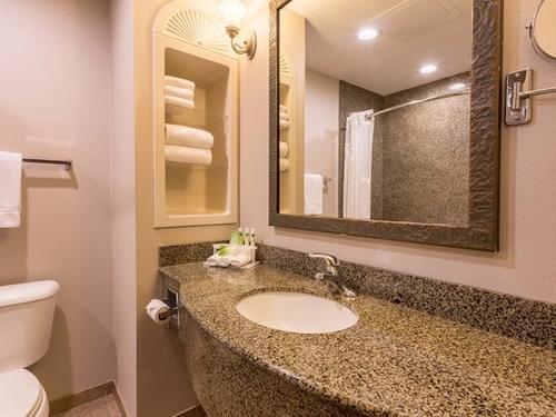 Photo of Holiday Inn Express & Suites Manteca City Center by IHG