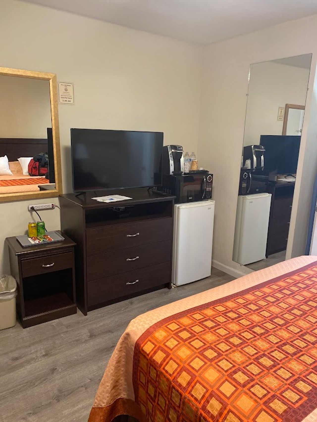 Photo of Redwood Inn