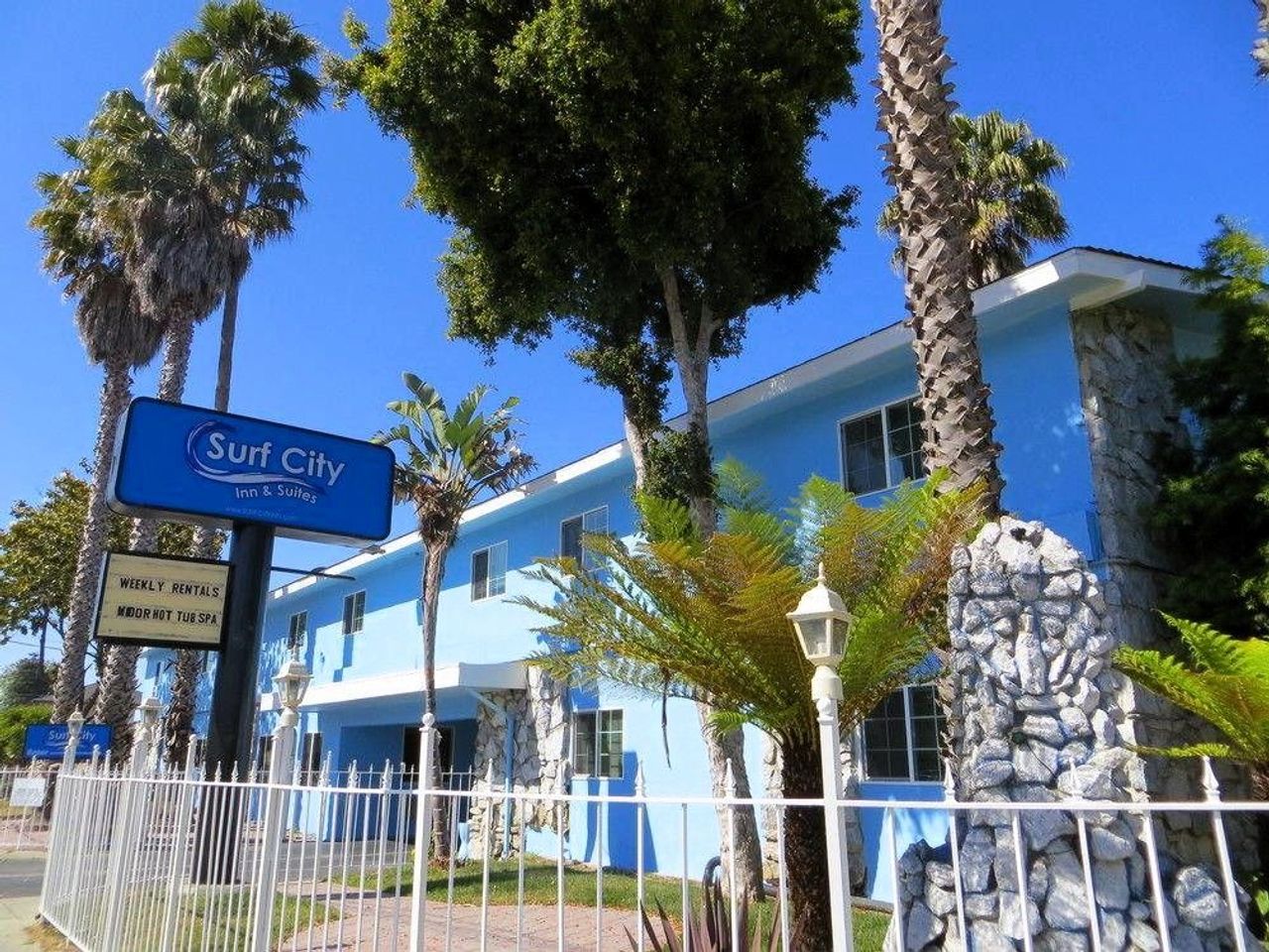 Surf City Inn & Suites