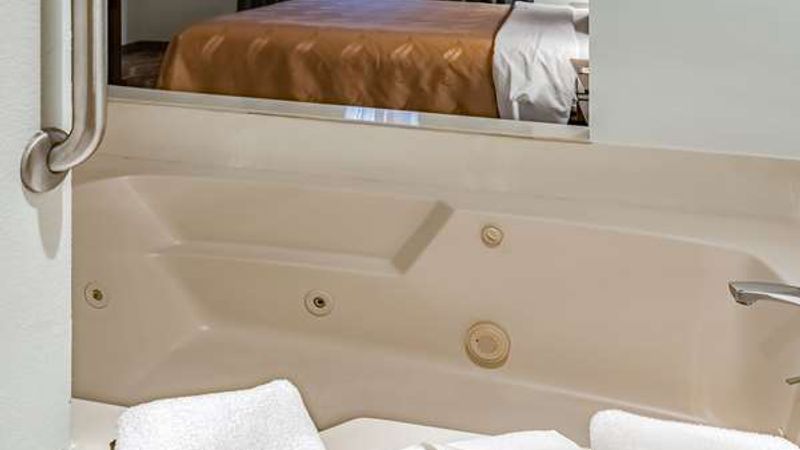 Photo of Quality Inn & Suites Vancouver North