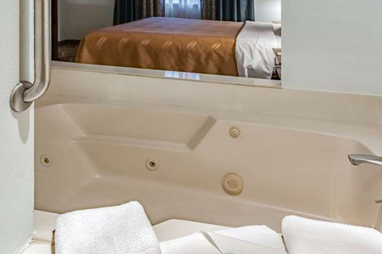 Photo of Quality Inn & Suites Vancouver North