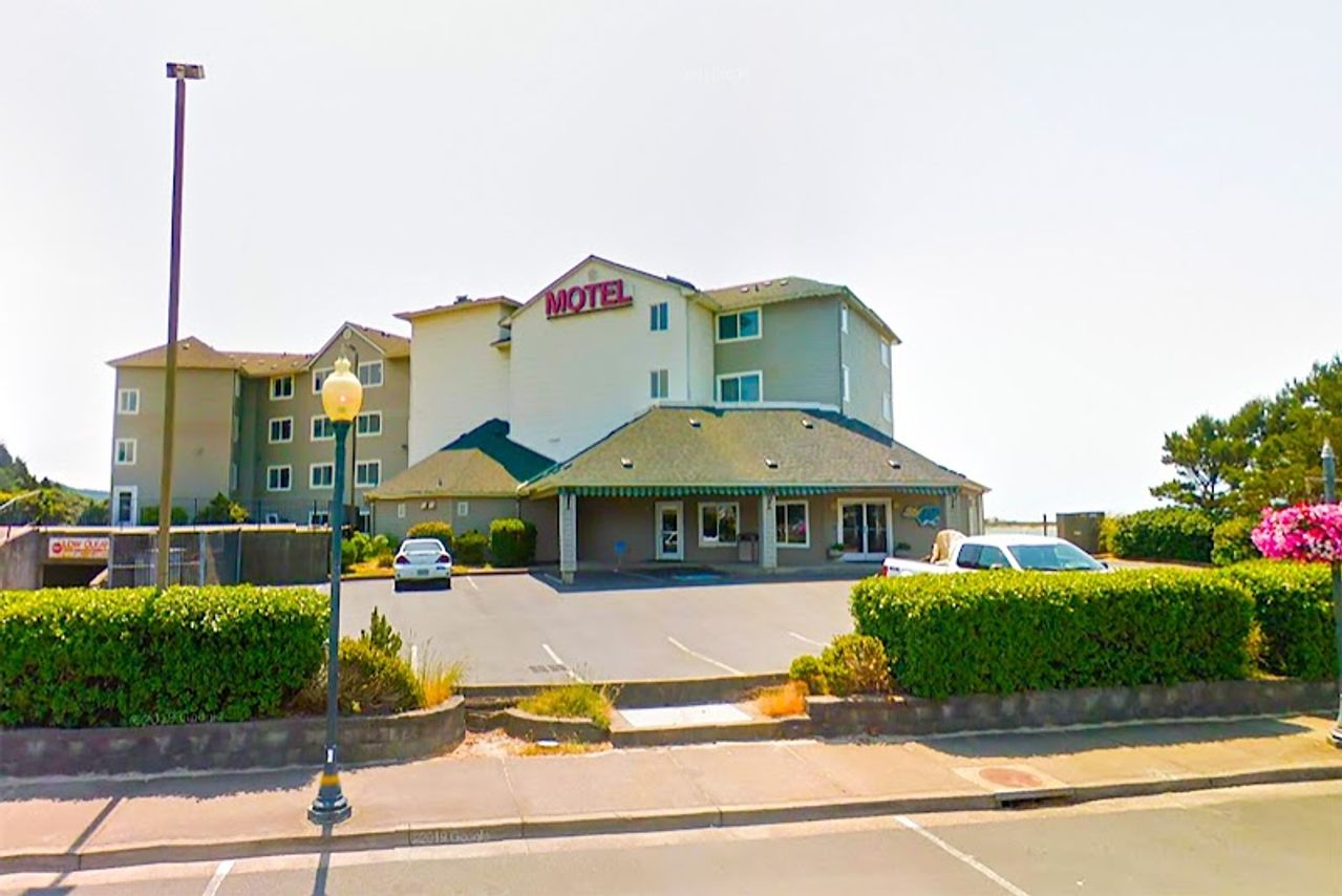 Photo of Siletz Bay Beachfront Hotel by OYO Lincoln City