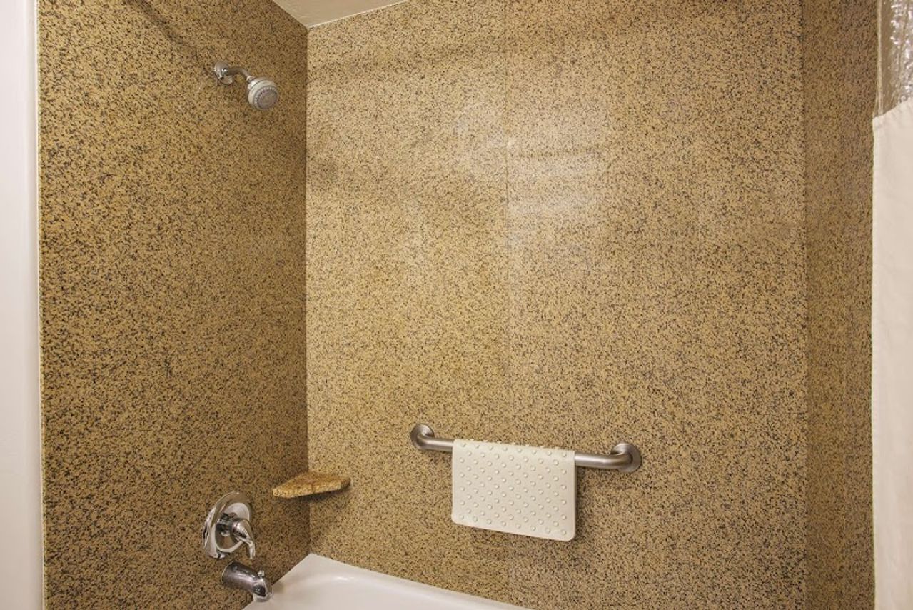 Photo of La Quinta Inn & Suites by Wyndham Bakersfield North