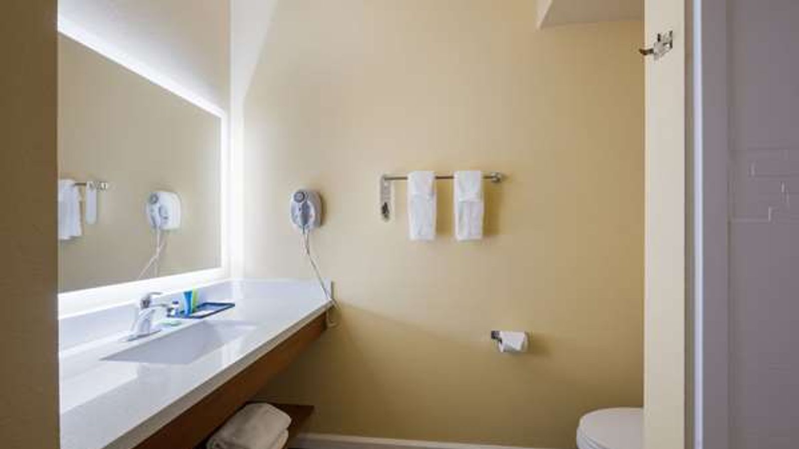 Photo of Inn at Port Gardner-Everett Waterfront, Ascend Hotel Collection