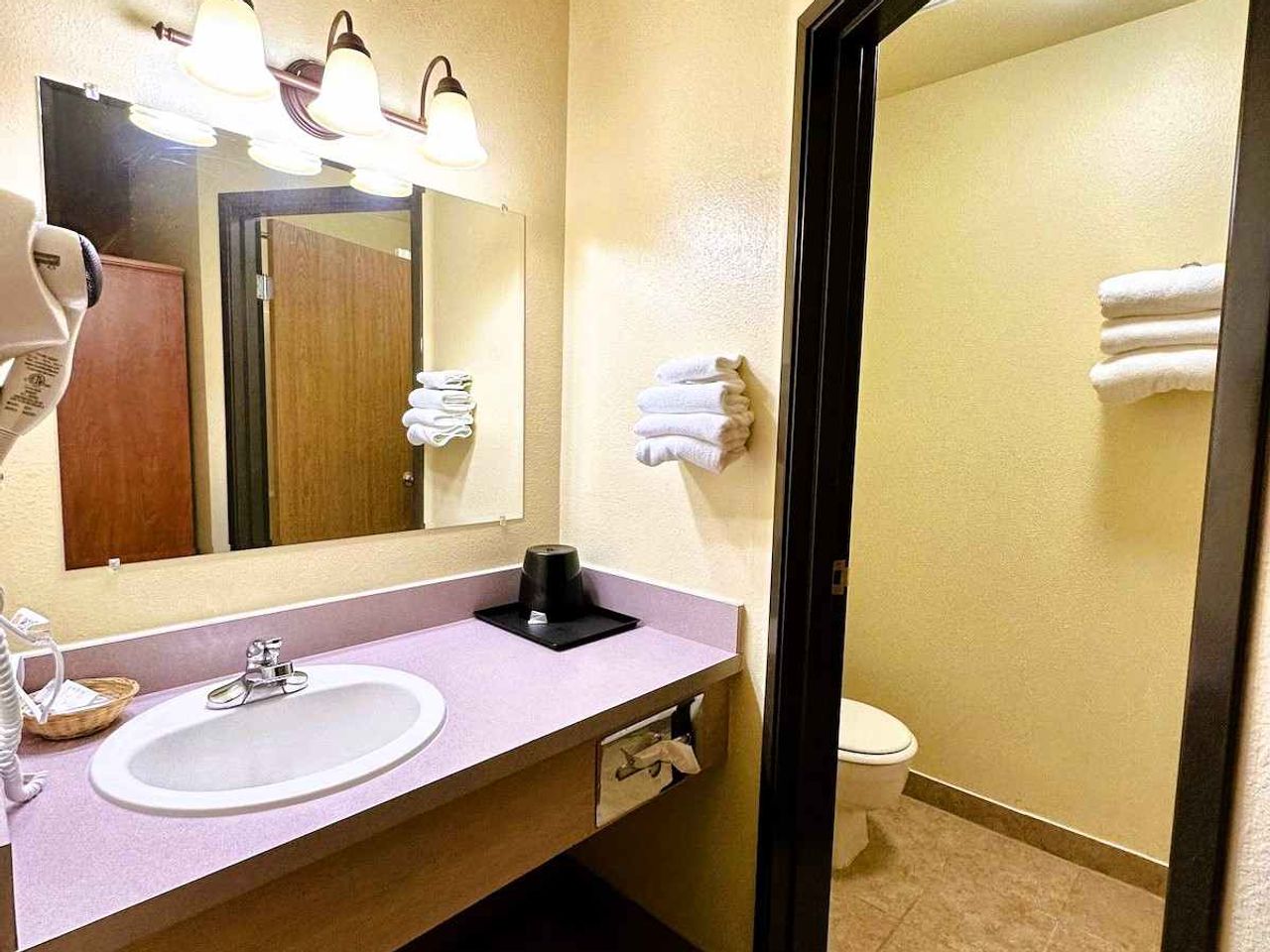 FairBridge Inn & Suites Kellogg - Bathroom