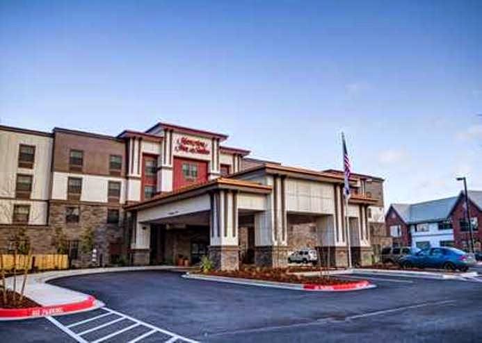 Hampton Inn & Suites DuPont